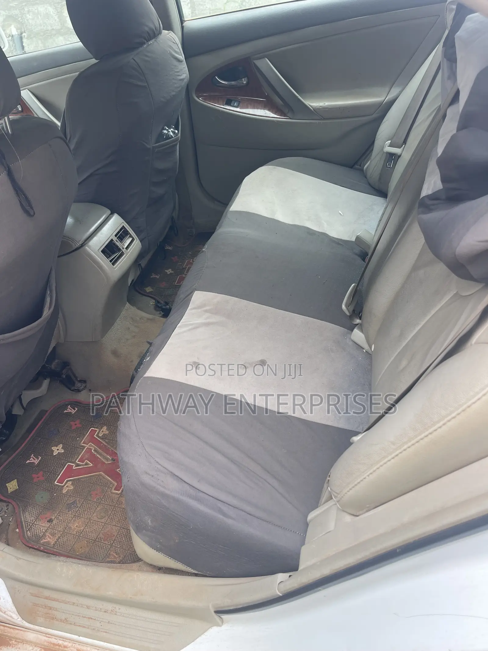 Toyota Camry XLE 4dr Sedan (2.5L 4cyl 6AM) 2010 White
