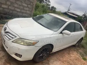 Toyota Camry XLE 4dr Sedan (2.5L 4cyl 6AM) 2010 White
