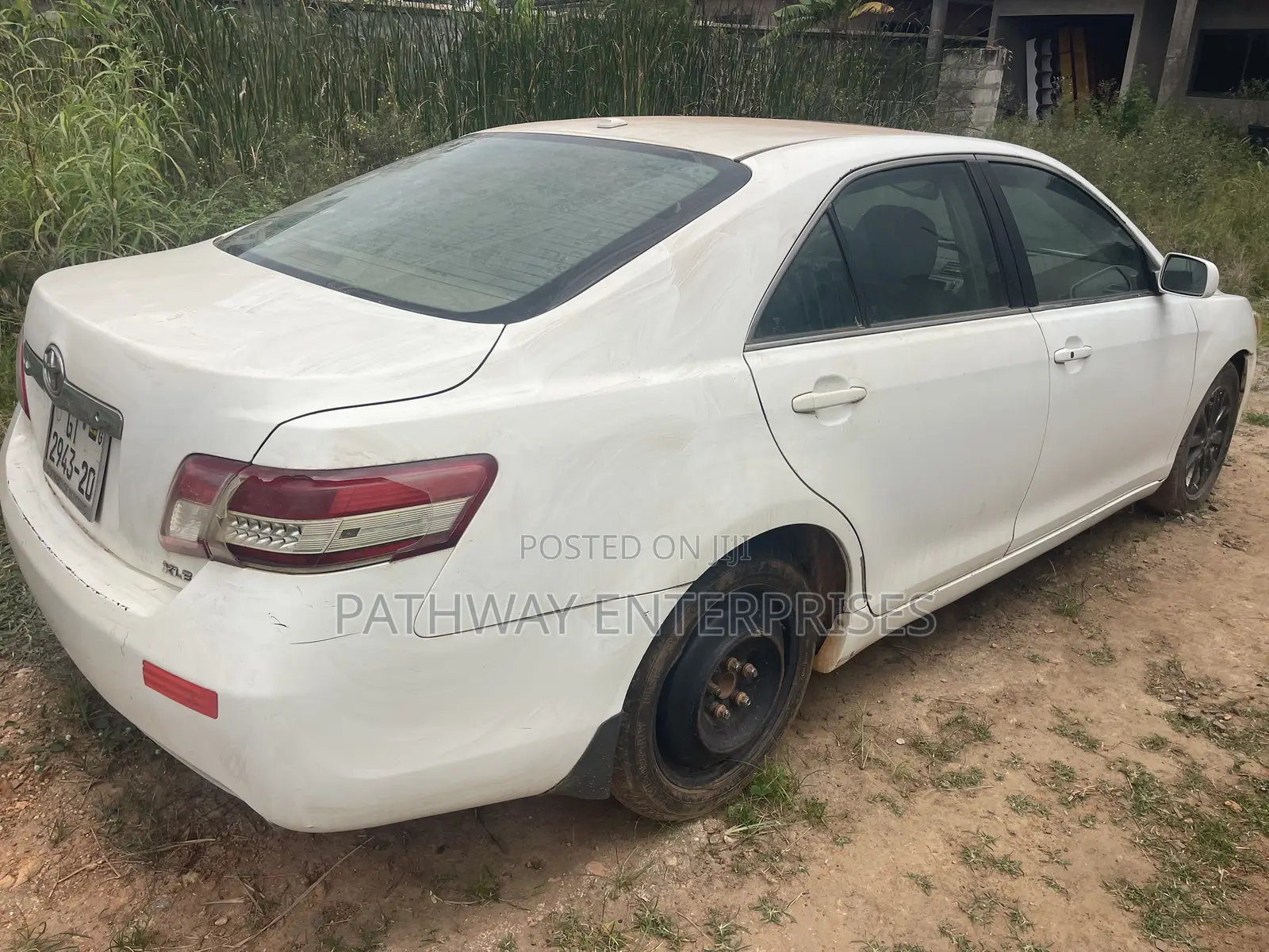Toyota Camry XLE 4dr Sedan (2.5L 4cyl 6AM) 2010 White