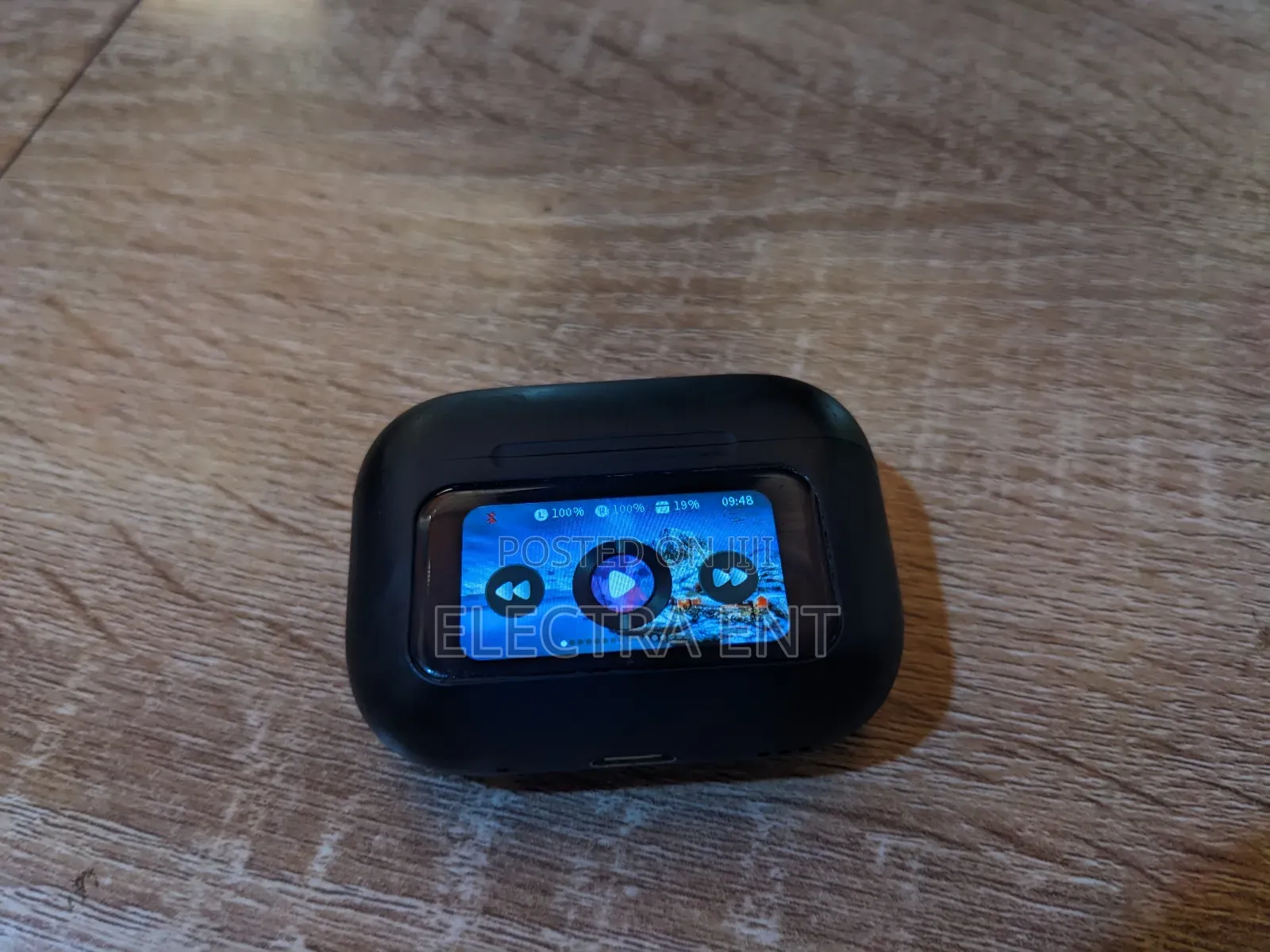 Wireless Earbuds With Smart Screen