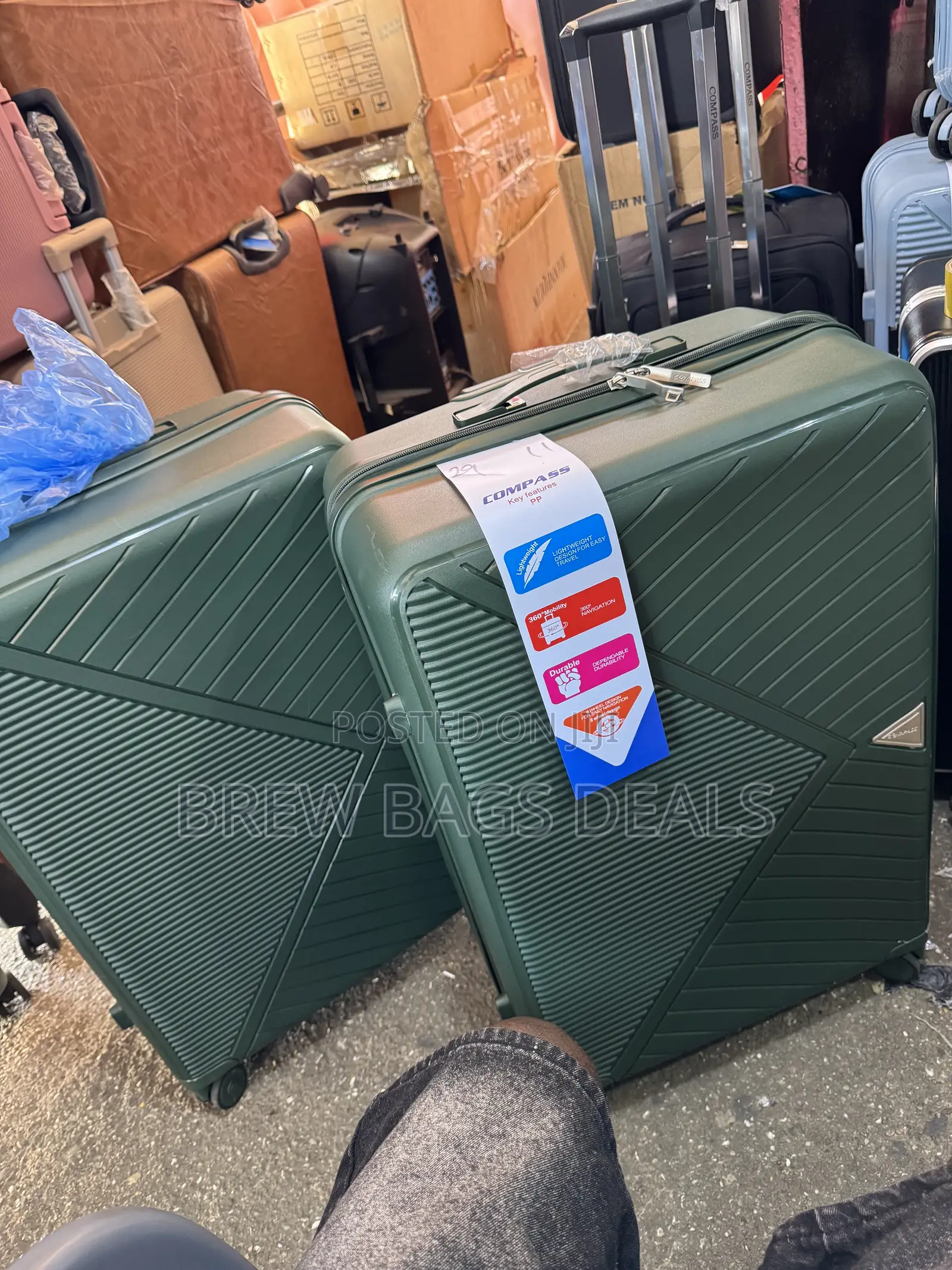 Premium Quality Unicross 30 Inches Single Large Size Traveling Bag.