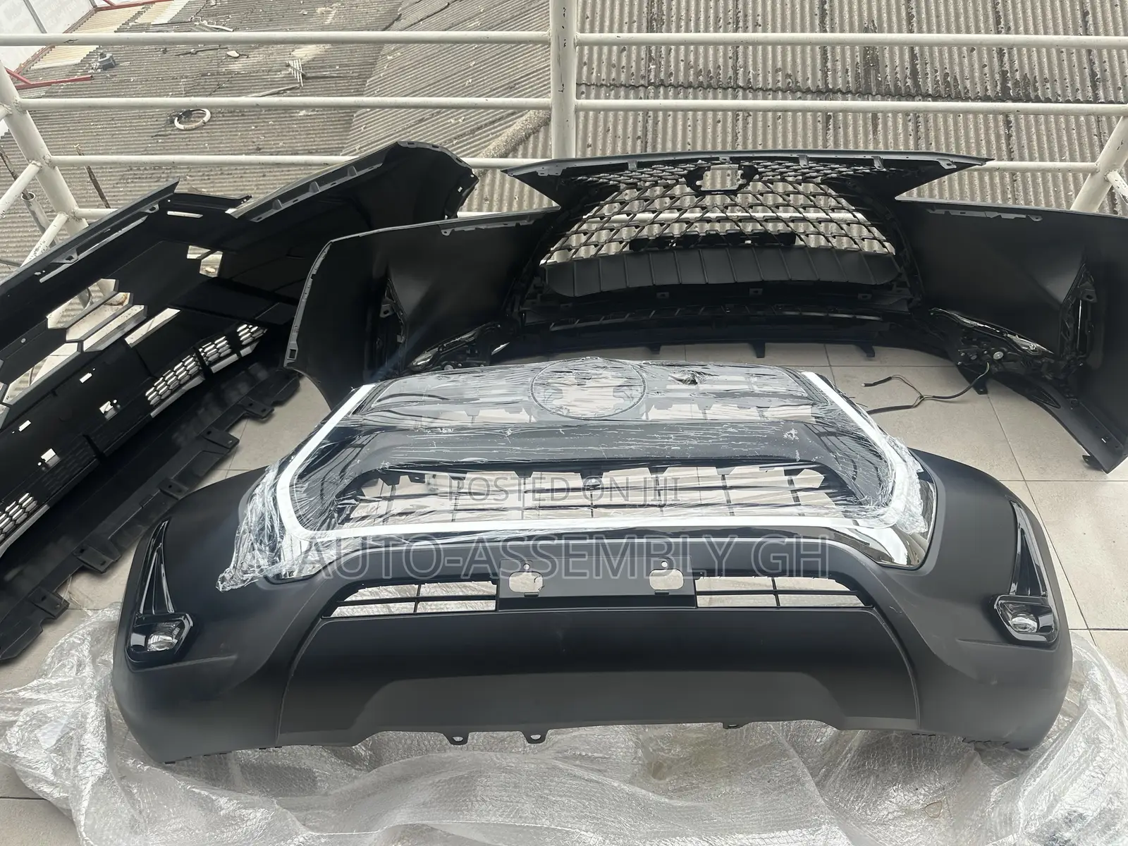 Toyota Hilux Front Bumper Complete 2017,2018,2019,2020,2021-2024