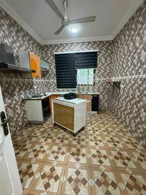 3bdrm House in Taifa Burkina, Station Area for sale