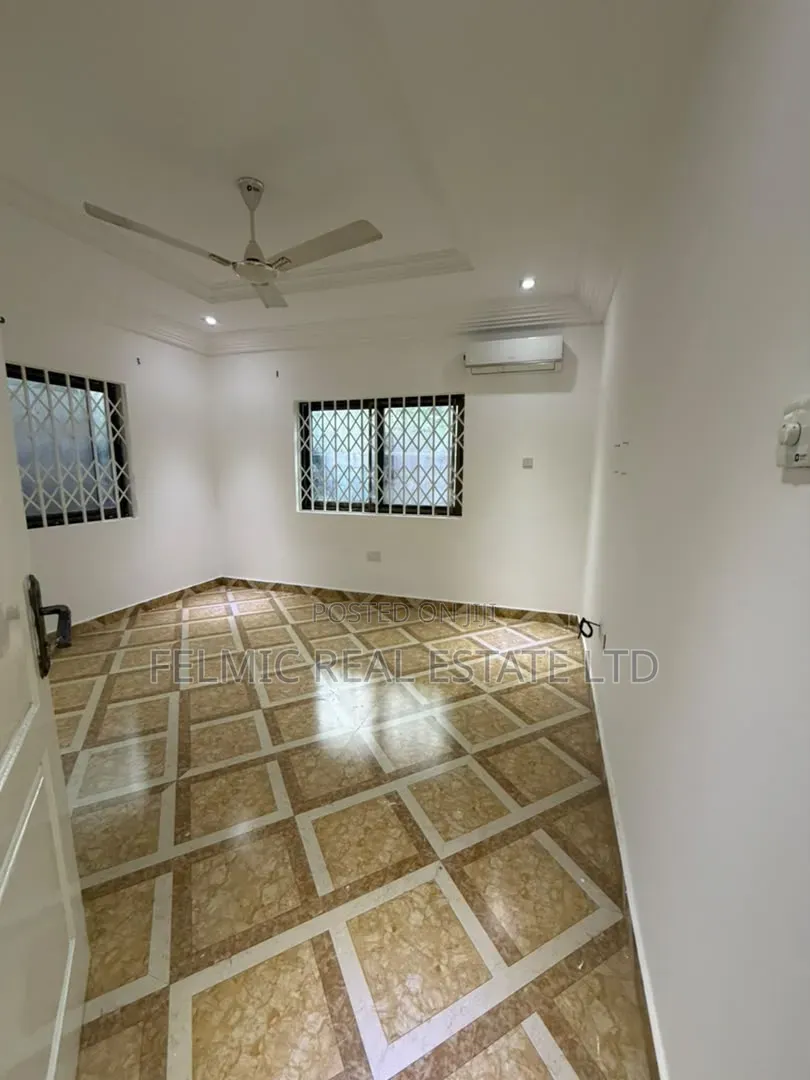 3bdrm House in Taifa Burkina, Station Area for sale
