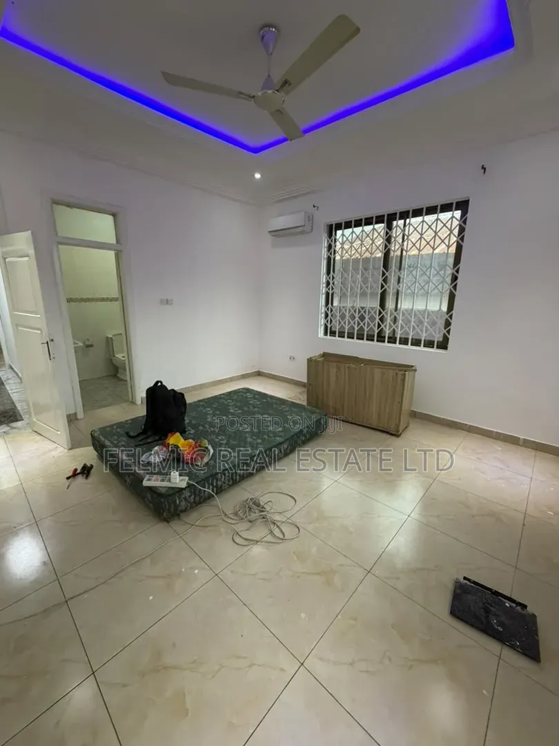 3bdrm House in Taifa Burkina, Station Area for sale