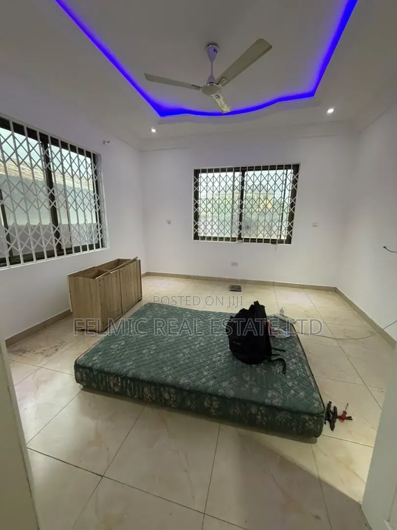 3bdrm House in Taifa Burkina, Station Area for sale