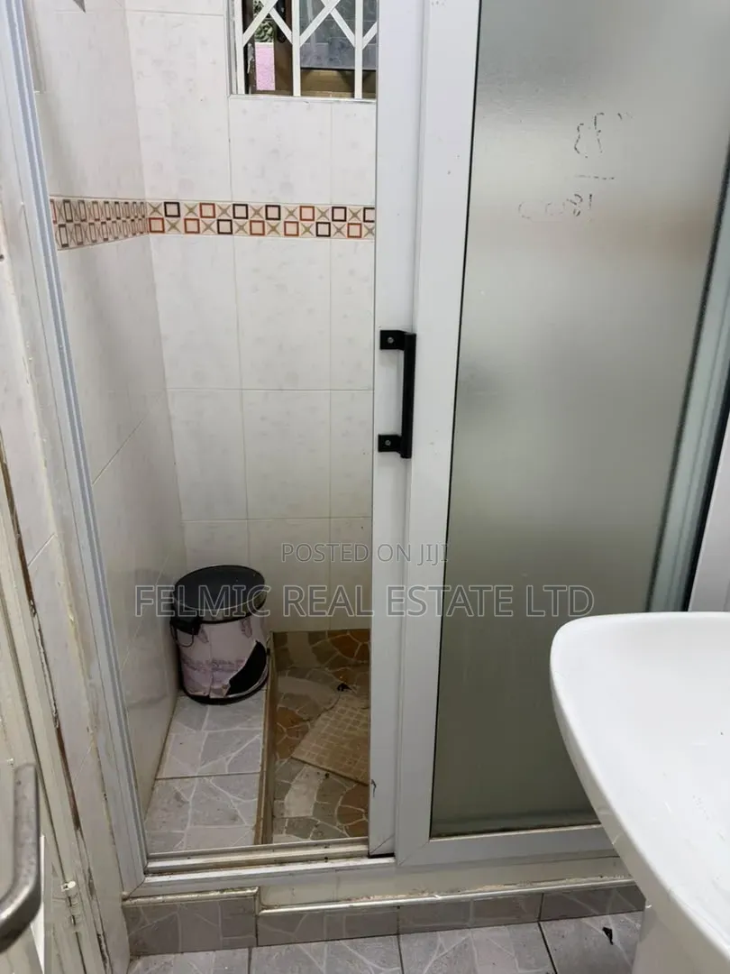 3bdrm House in Taifa Burkina, Station Area for sale