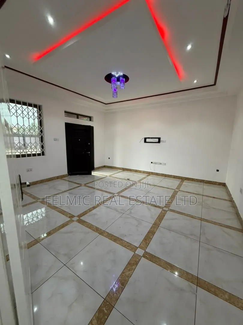 3bdrm House in Taifa Burkina, Station Area for sale