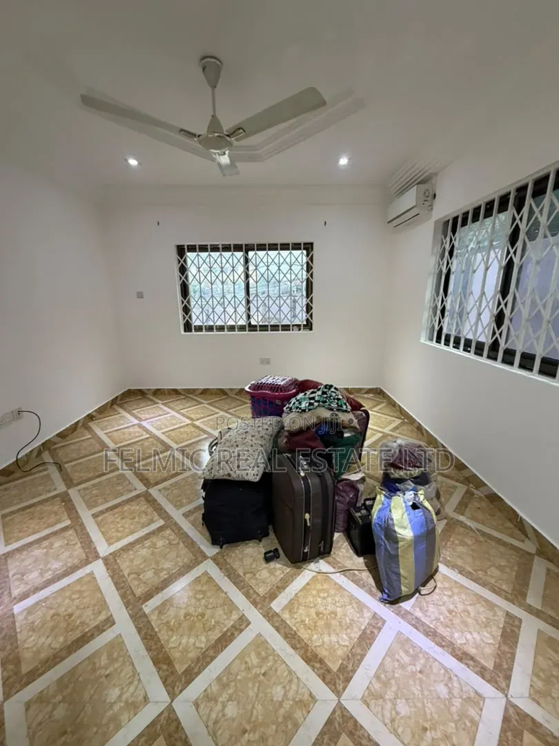 3bdrm House in Taifa Burkina, Station Area for sale