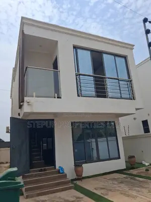 3bdrm House in School Junction, Nmai-Dzorn for rent