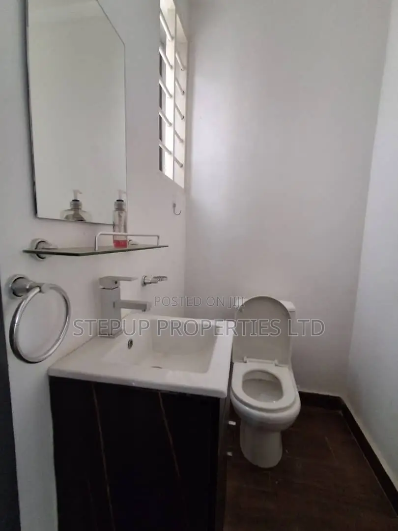 3bdrm House in School Junction, Nmai-Dzorn for rent