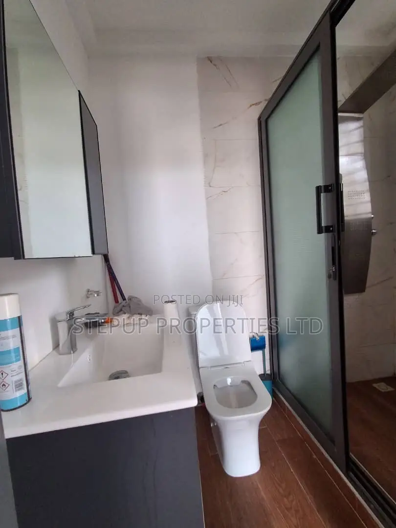 3bdrm House in School Junction, Nmai-Dzorn for rent