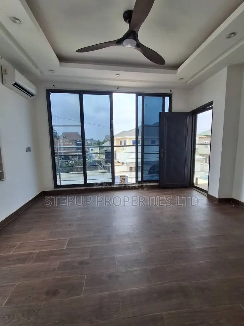 3bdrm House in School Junction, Nmai-Dzorn for rent