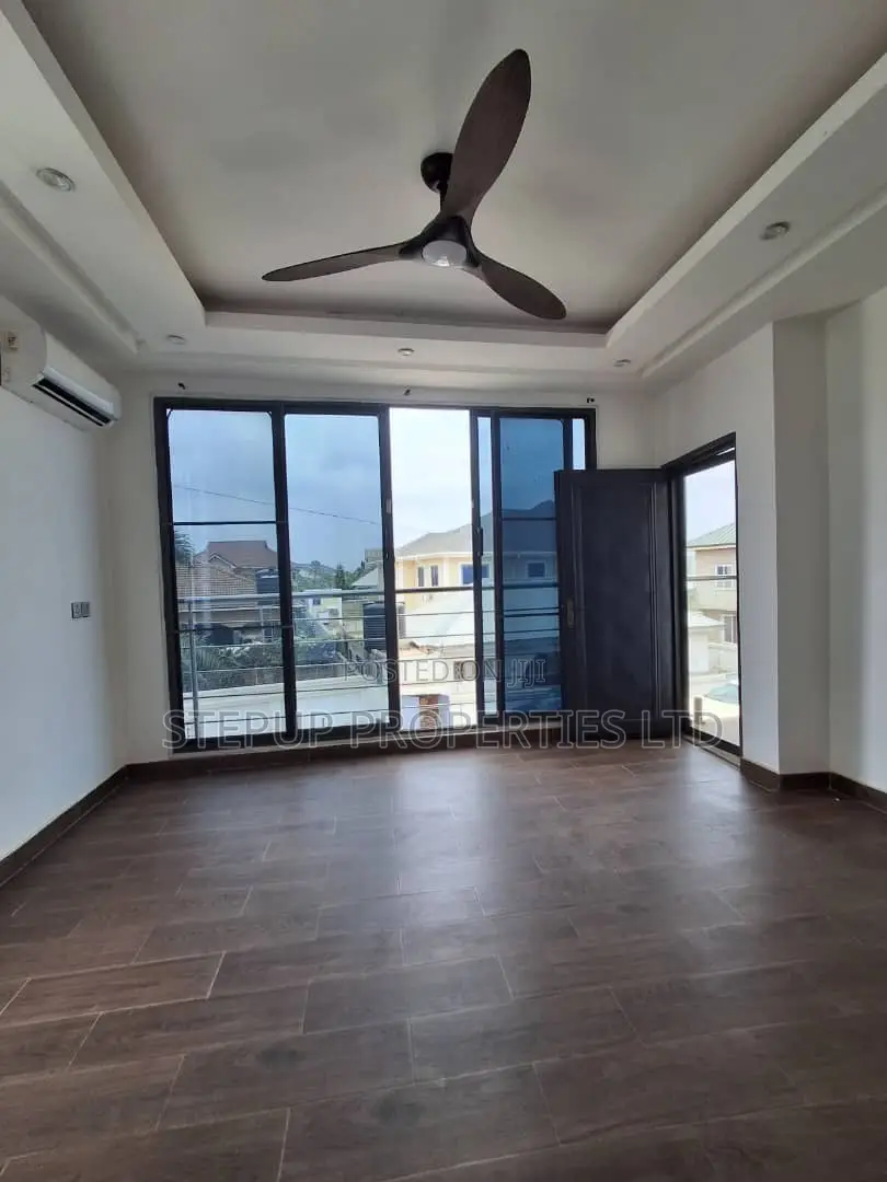 3bdrm House in School Junction, Nmai-Dzorn for rent