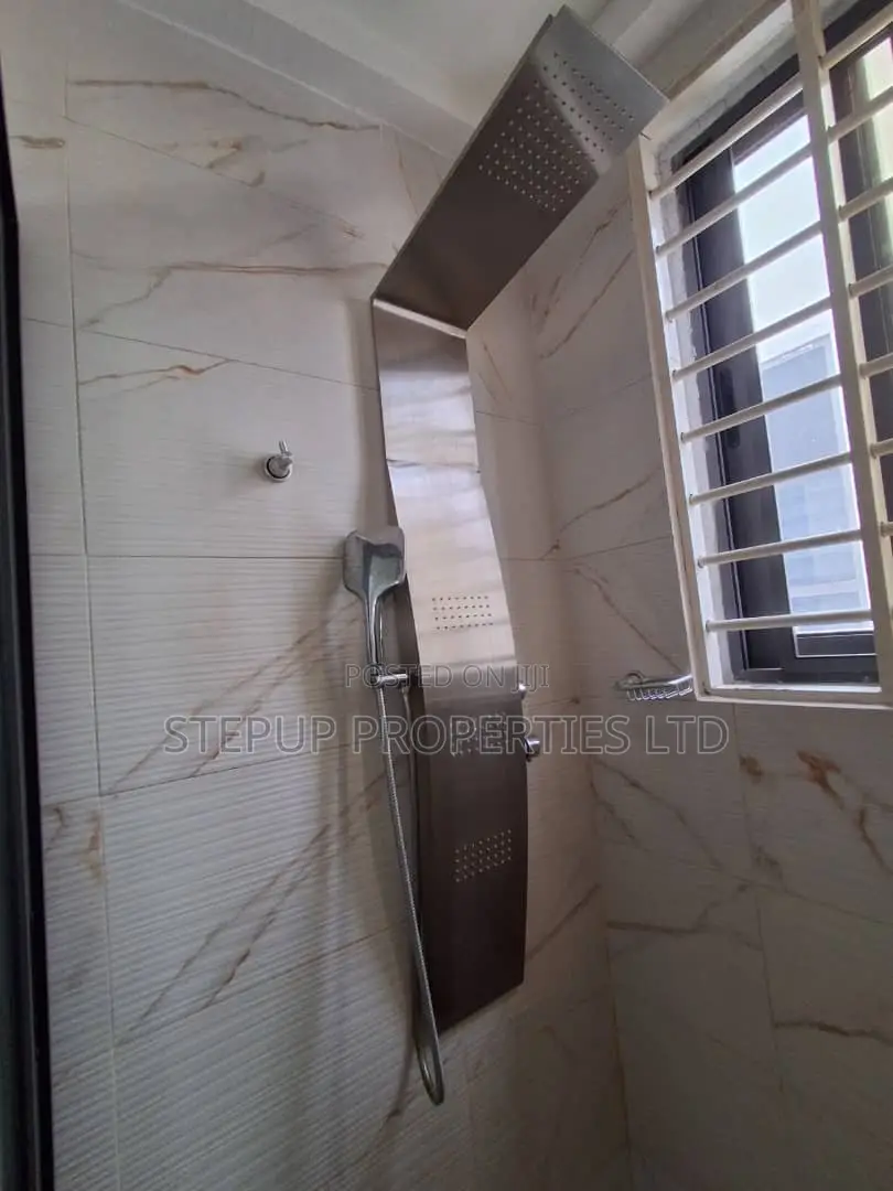 3bdrm House in School Junction, Nmai-Dzorn for rent