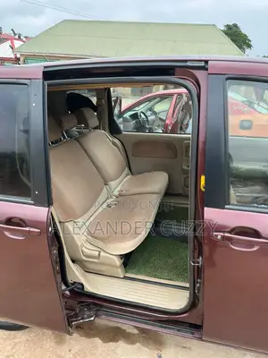Toyota Sienta 2012 Brown