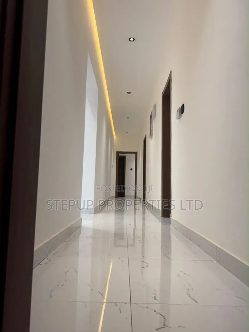 3bdrm House in Ayi Mensa, Oyarifa Mall Area for sale