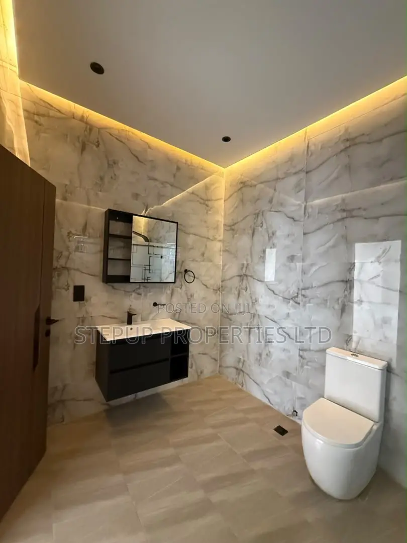 3bdrm House in Ayi Mensa, Oyarifa Mall Area for sale
