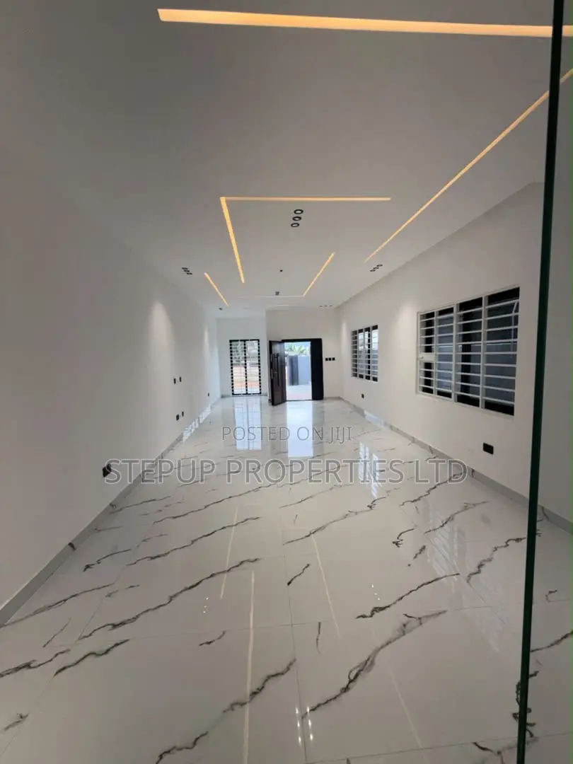 3bdrm House in Ayi Mensa, Oyarifa Mall Area for sale