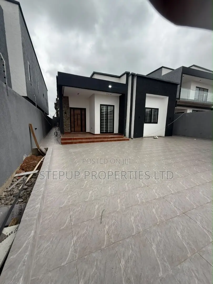 3bdrm House in Ayi Mensa, Oyarifa Mall Area for sale