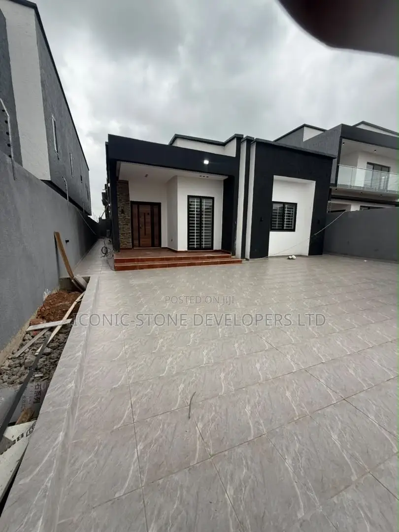 3bdrm House in Ayi Mensa, Oyarifa Mall Area for sale