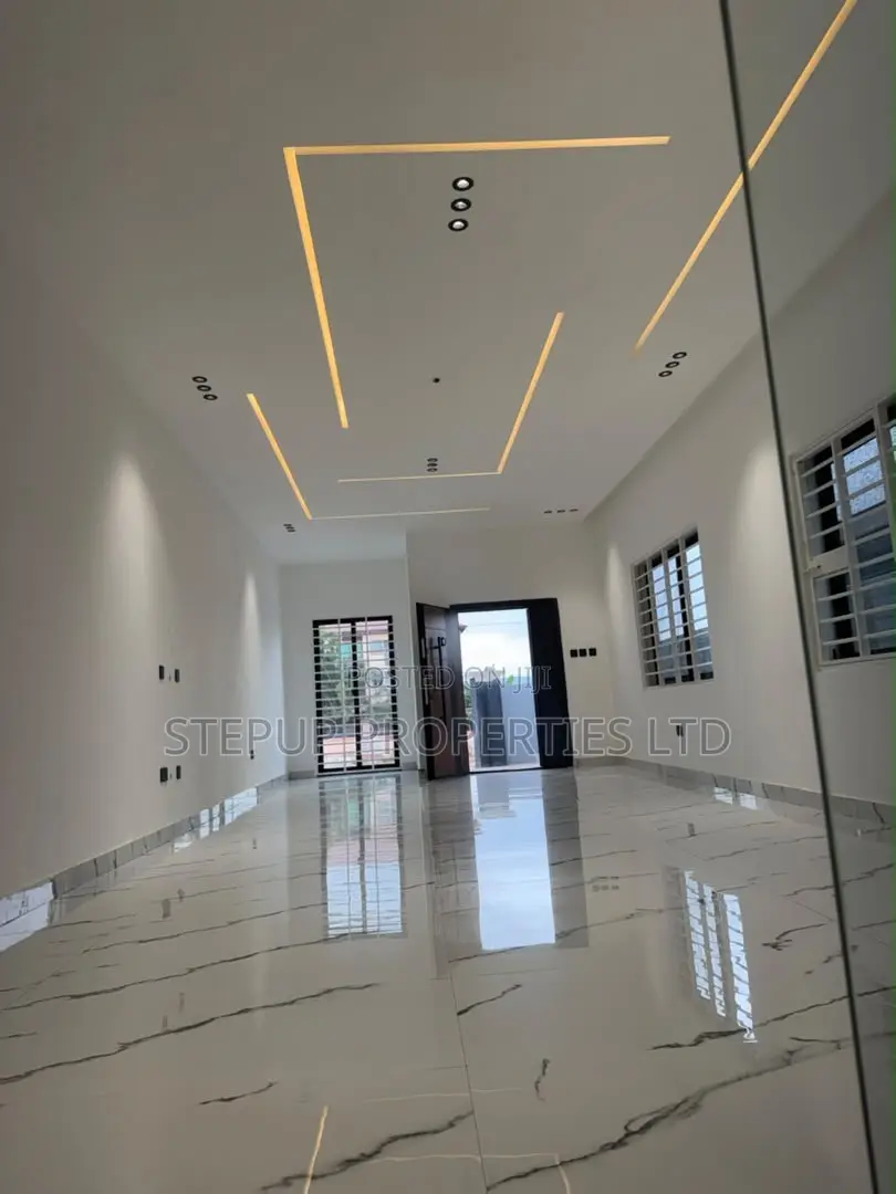 3bdrm House in Ayi Mensa, Oyarifa Mall Area for sale