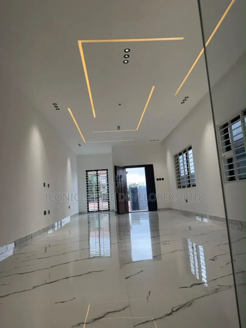 3bdrm House in Ayi Mensa, Oyarifa Mall Area for sale