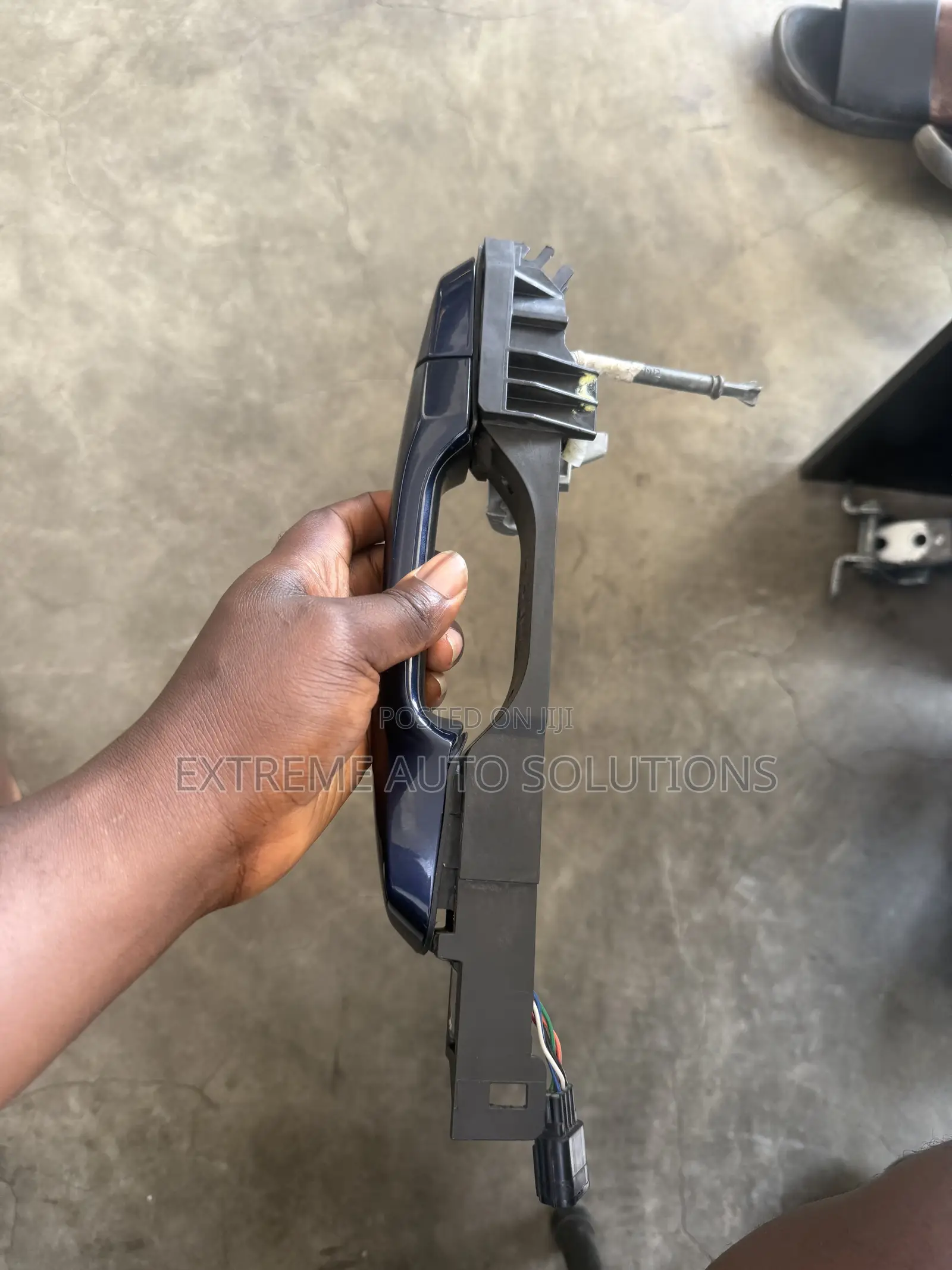 17-22 Honda CR-V EX, EX-L, TRG Left Front Door Handle