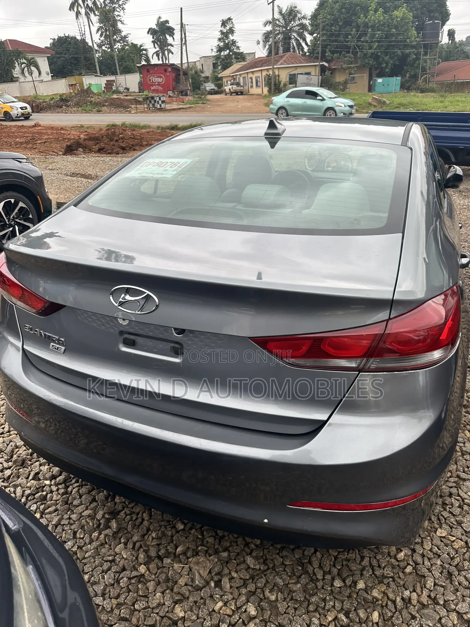 Hyundai Elantra SE Sedan FWD (2.0L 4cyl 6M) 2017 Gray
