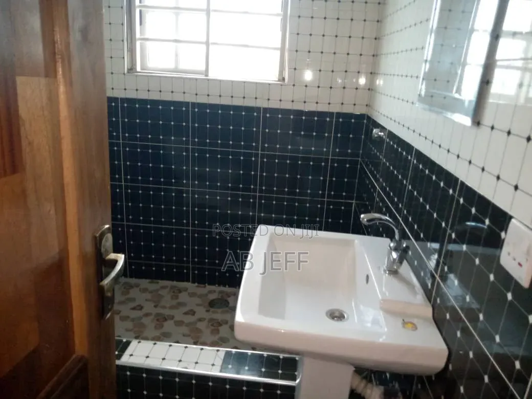 2bdrm Apartment in Abuakwa Manshia for rent