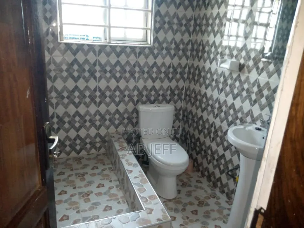 2bdrm Apartment in Abuakwa Manshia for rent