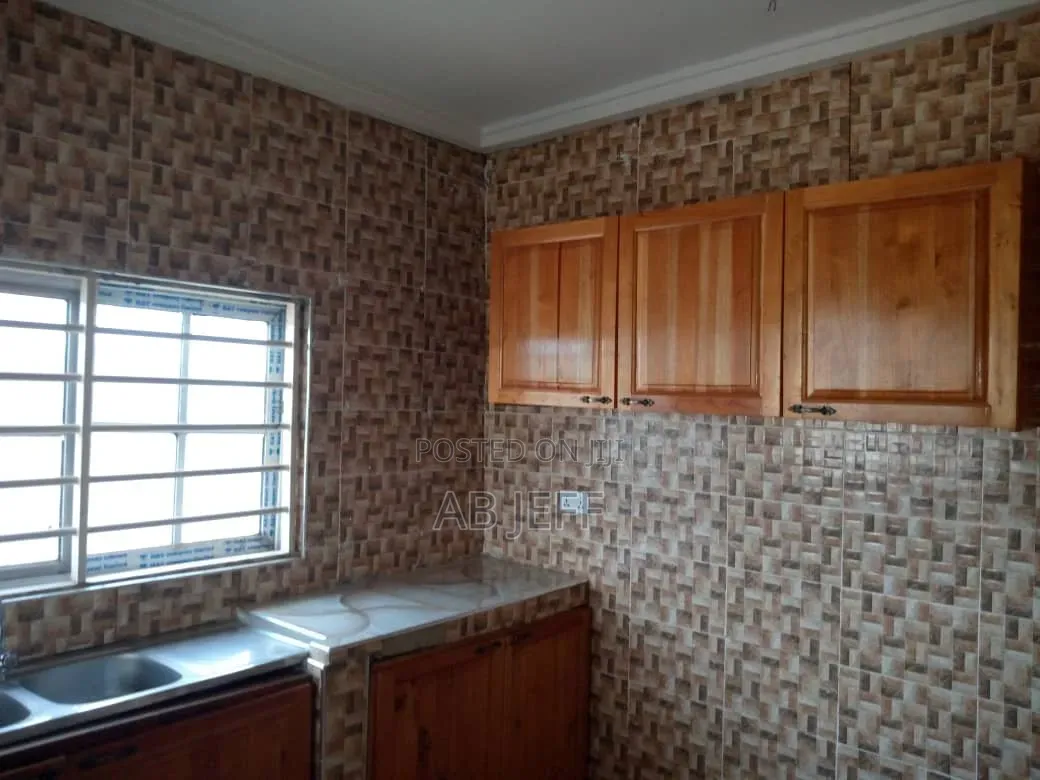 2bdrm Apartment in Abuakwa Manshia for rent