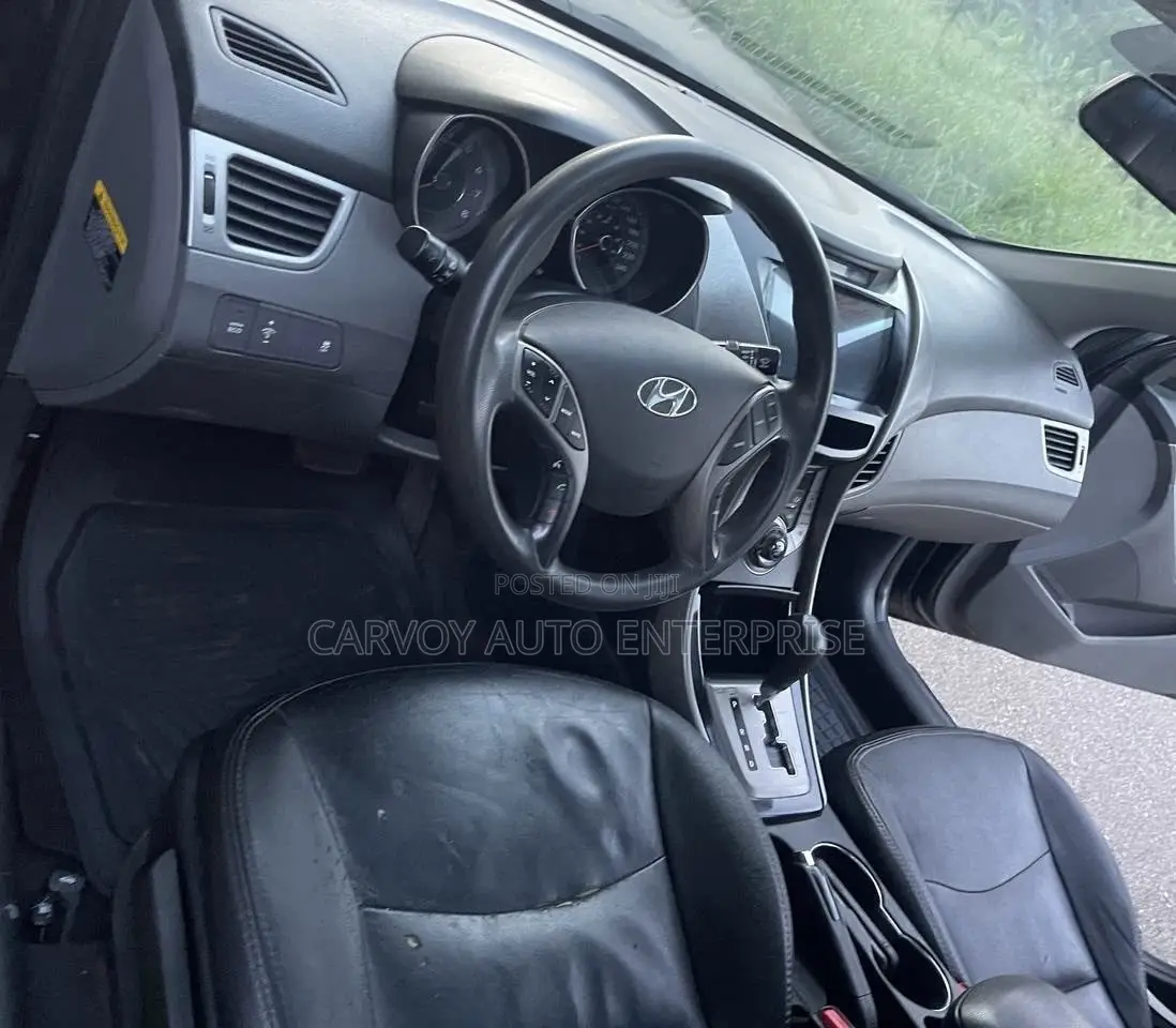 Hyundai Elantra Limited Sedan FWD (1.8L 4cyl 6A) 2013 Black