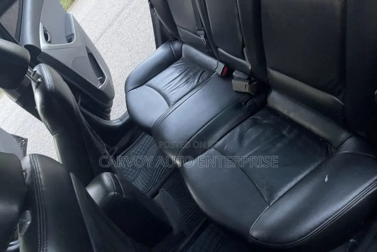 Hyundai Elantra Limited Sedan FWD (1.8L 4cyl 6A) 2013 Black