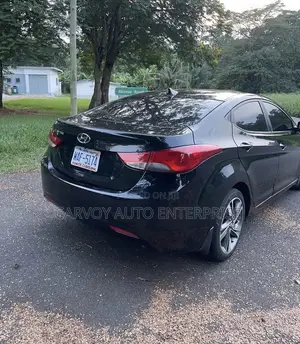 Hyundai Elantra Limited Sedan FWD (1.8L 4cyl 6A) 2013 Black