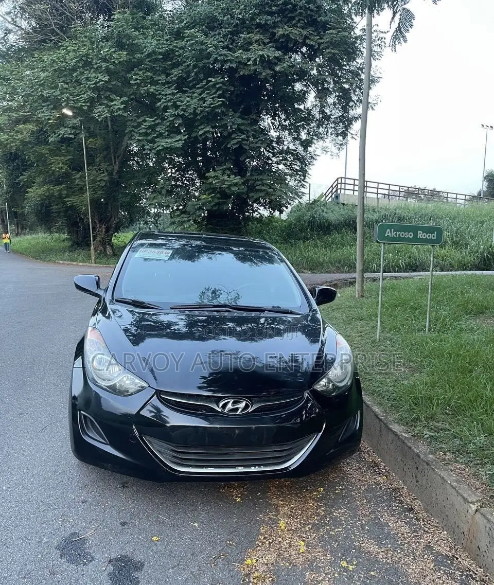 Hyundai Elantra Limited Sedan FWD (1.8L 4cyl 6A) 2013 Black