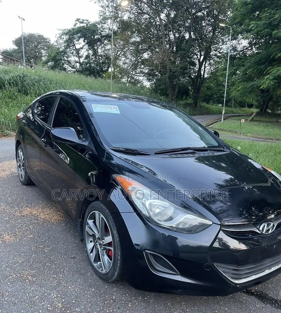 Hyundai Elantra Limited Sedan FWD (1.8L 4cyl 6A) 2013 Black