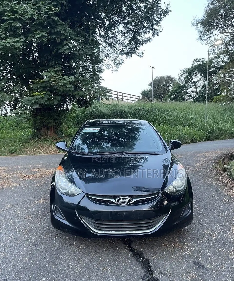 Hyundai Elantra Limited Sedan FWD (1.8L 4cyl 6A) 2013 Black