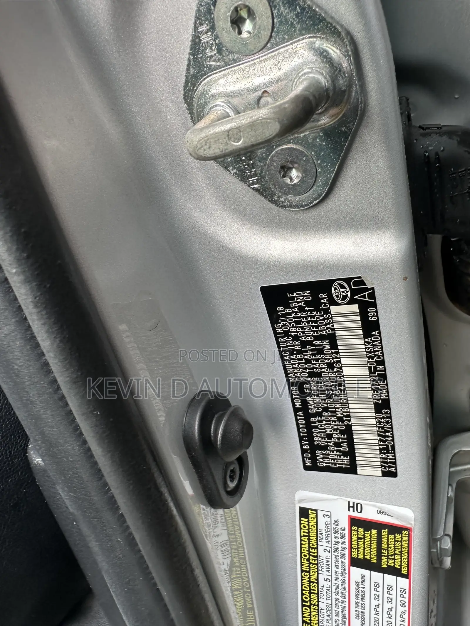 Toyota Corolla SE (1.8L 4cyl 6M) 2018 Silver