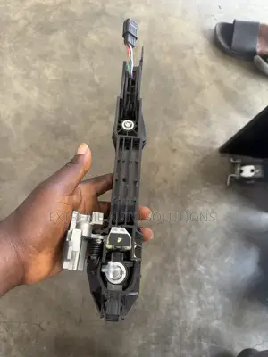 17-22 Honda CR-V Left Front Door Handle Base