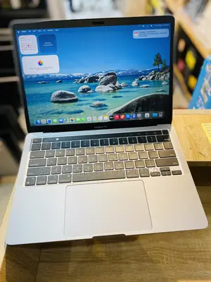 Laptop Apple MacBook Pro 2022 M2 8GB Apple M2 SSD 512GB