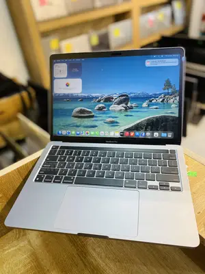 Laptop Apple MacBook Pro 2022 M2 8GB Apple M2 SSD 512GB
