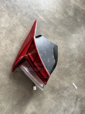2021-2024 Hyundai Elantra Lh Tail Light