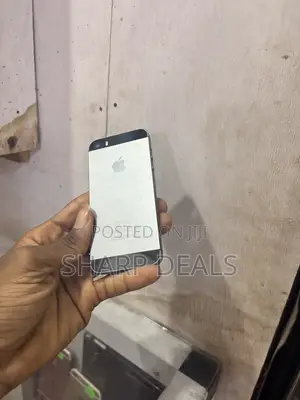 Apple iPhone 5s 32 GB Silver
