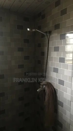 1bdrm Apartment in Franklin & My Honest, Baah Yard for rent