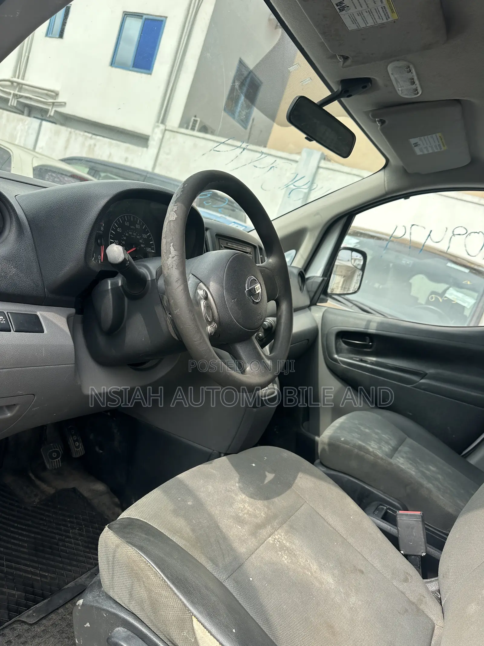 Nissan Caravan (Urvan) 2017 White