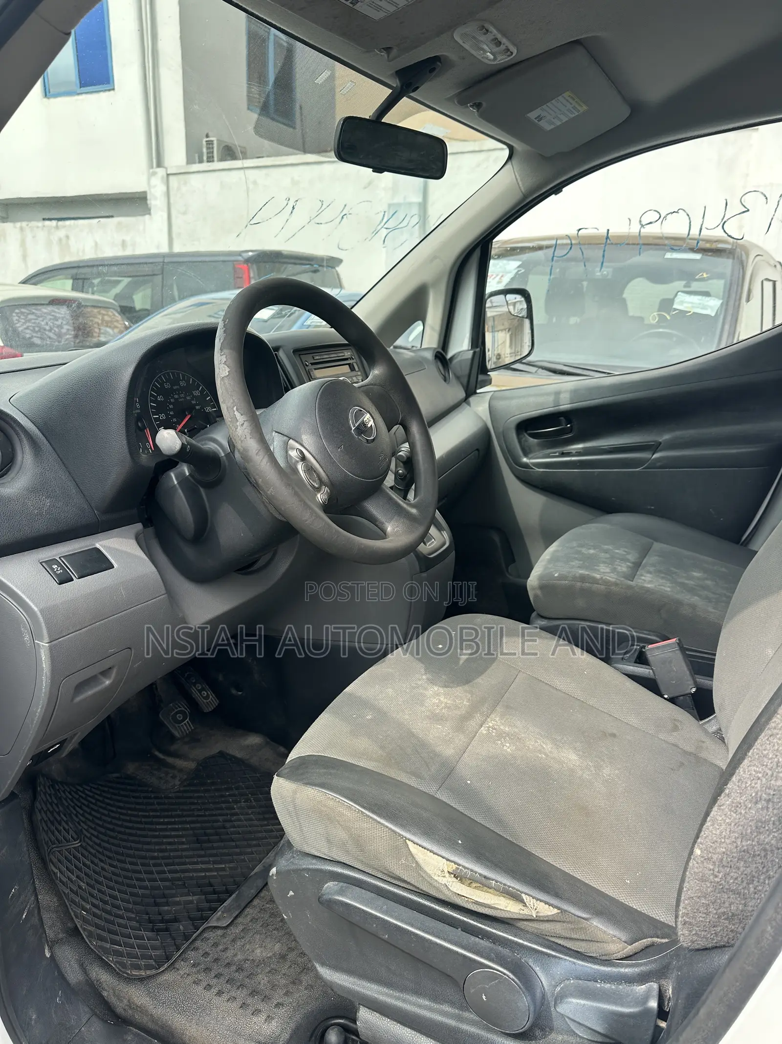 Nissan Caravan (Urvan) 2017 White