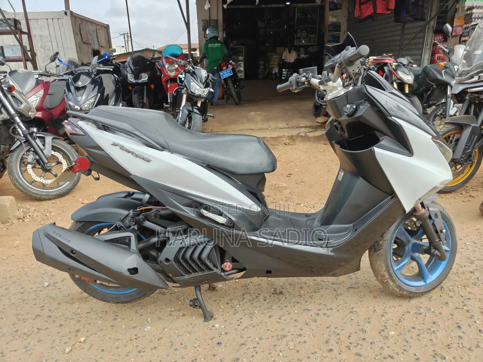 Yamaha Crux 2013 White