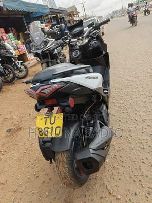 Yamaha Crux 2013 White