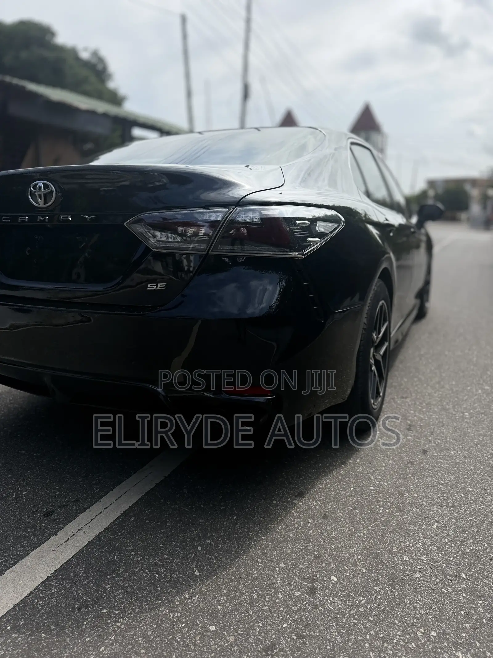 Toyota Camry SE FWD (2.5L 4cyl 8AM) 2018 Black